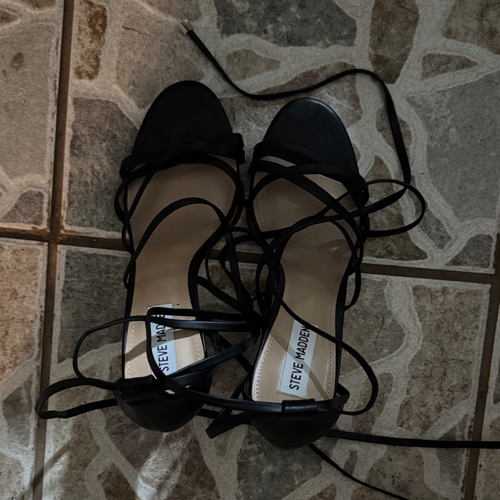 NWOT Steve Madden Black Lace-Up Heels